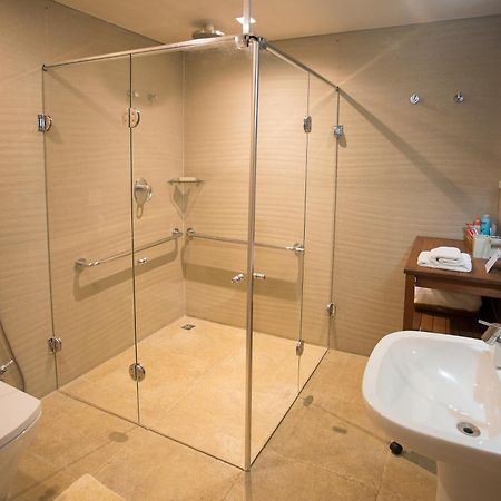 קמבורי Hotel Spa Nau Royal מראה חיצוני תמונה